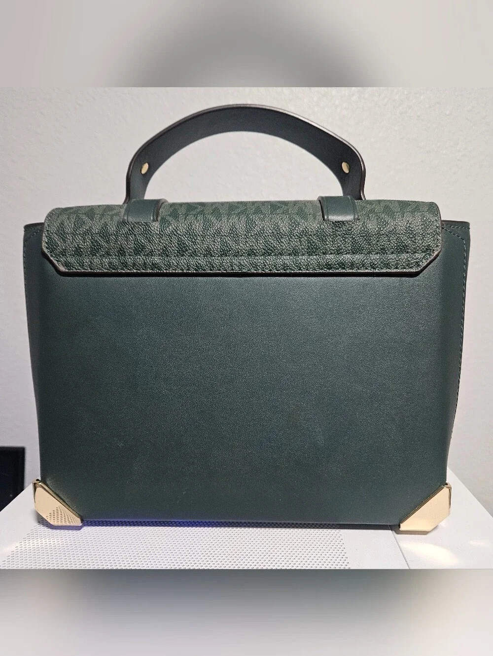 Michael Kors Manhattan Medium Leather Satchel. Racer Green - Picture 2 of 9